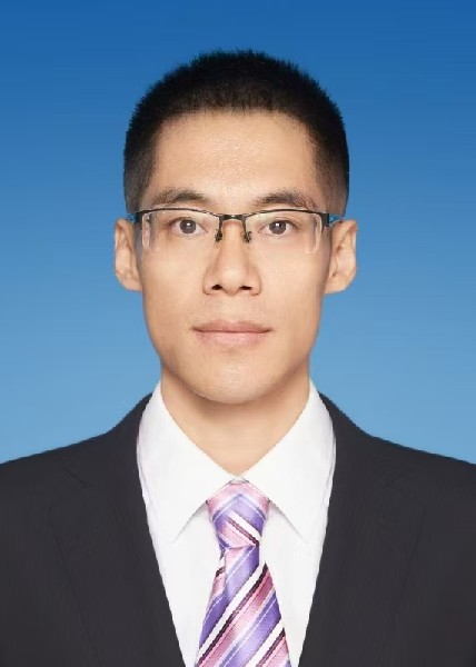 梁依经
